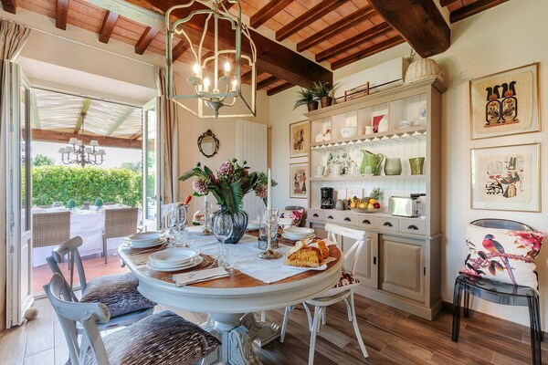 Foto van Villa in Lucca bij Florence en Pisa - Vakantiehuis in Capannori - DiningRoom