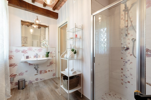 Foto van Villa in Lucca bij Florence en Pisa - Vakantiehuis in Capannori - BathRoom