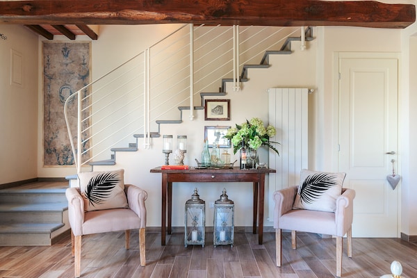 Foto van Villa in Lucca bij Florence en Pisa - Vakantiehuis in Capannori - Stairs