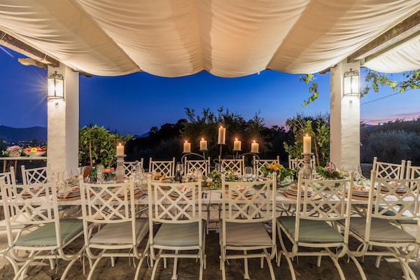 Foto van Toscaanse boerderij met prachtig uitzicht - Vakantiehuis in Capannori - TerraceBalcony