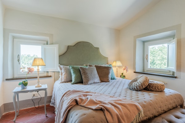 Foto van Toscaanse boerderij met prachtig uitzicht - Vakantiehuis in Capannori - BedRoom