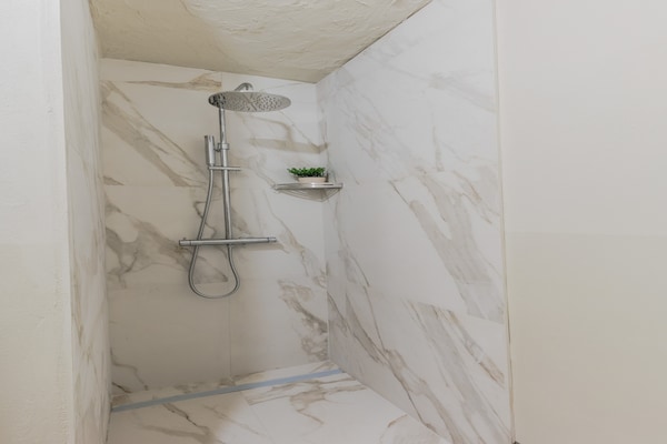 Foto van Toscaanse boerderij met prachtig uitzicht - Vakantiehuis in Capannori - BathRoom