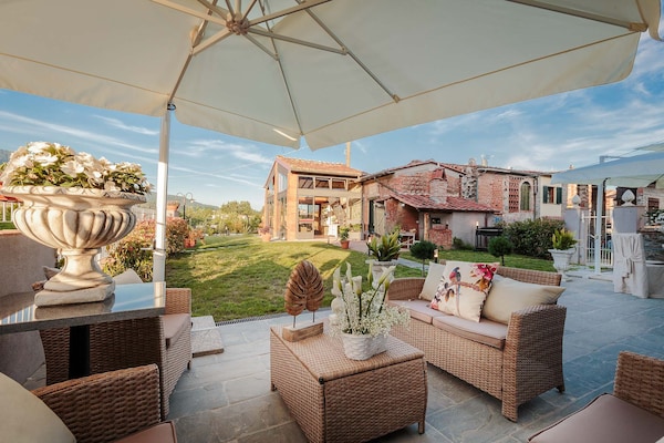Foto van Villa in Marlia met zwembad bij Lucca - Vakantiehuis in Marlia - TerraceBalcony