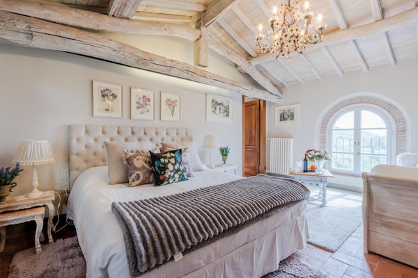 Foto van Toscaanse boerderij met infinity pool - Vakantiehuis in Matraia - BedRoom