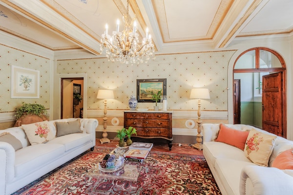 Foto van Villa bij Lucca met tuinuitzicht - Vakantiehuis in Vorno - LivingRoom