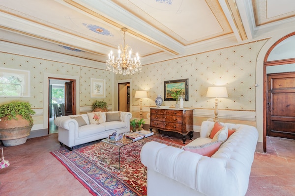 Foto van Villa bij Lucca met tuinuitzicht - Vakantiehuis in Vorno - LivingRoom