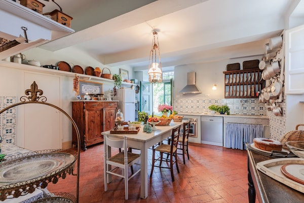 Foto van Villa bij Lucca met tuinuitzicht - Vakantiehuis in Vorno - DiningRoom