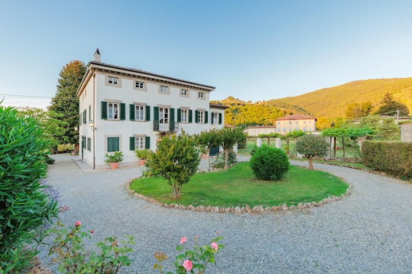 Foto van Villa bij Lucca met tuinuitzicht - Vakantiehuis in Vorno - ExteriorSummer