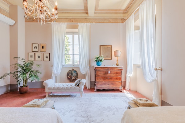 Foto van Villa bij Lucca met tuinuitzicht - Vakantiehuis in Vorno - BedRoom