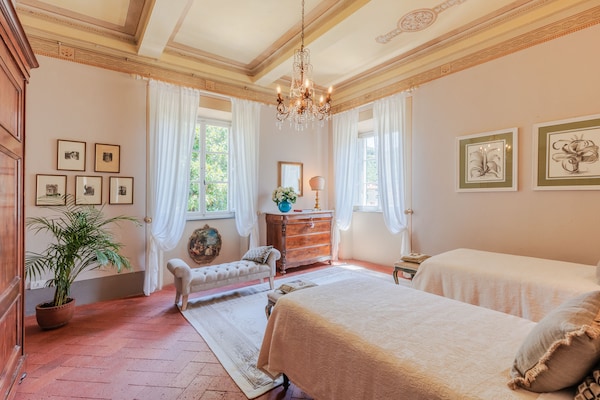 Foto van Villa bij Lucca met tuinuitzicht - Vakantiehuis in Vorno - BedRoom