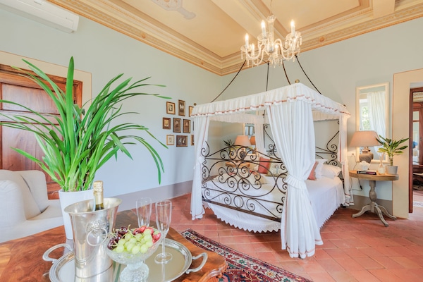 Foto van Villa bij Lucca met tuinuitzicht - Vakantiehuis in Vorno - BedRoom