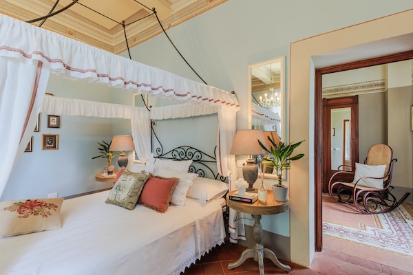 Foto van Villa bij Lucca met tuinuitzicht - Vakantiehuis in Vorno - BedRoom