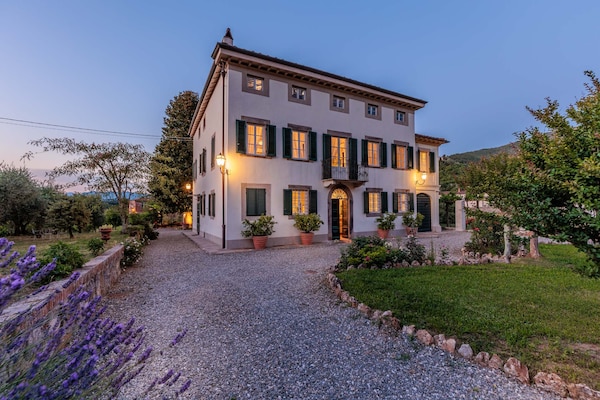 Foto van Villa bij Lucca met tuinuitzicht - Vakantiehuis in Vorno - ExteriorSummer