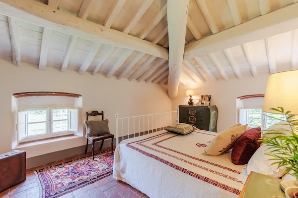 Foto van Villa bij Lucca met tuinuitzicht - Vakantiehuis in Vorno - BedRoom