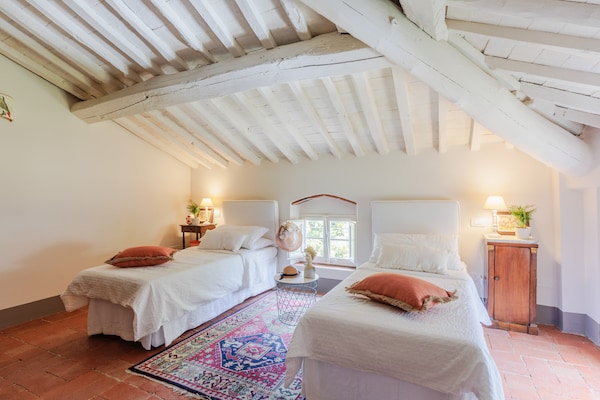 Foto van Villa bij Lucca met tuinuitzicht - Vakantiehuis in Vorno - BedRoom