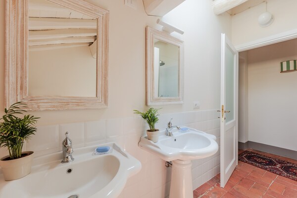 Foto van Villa bij Lucca met tuinuitzicht - Vakantiehuis in Vorno - BathRoom