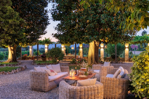 Foto van Villa bij Lucca met tuinuitzicht - Vakantiehuis in Vorno - TerraceBalcony