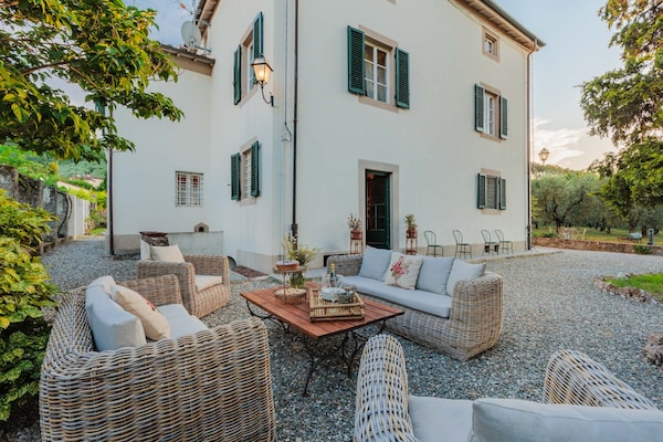Foto van Villa bij Lucca met tuinuitzicht - Vakantiehuis in Vorno - ExteriorSummer
