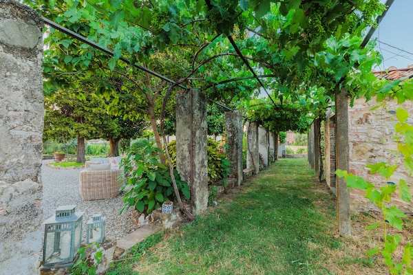 Foto van Villa bij Lucca met tuinuitzicht - Vakantiehuis in Vorno - GardenSummer