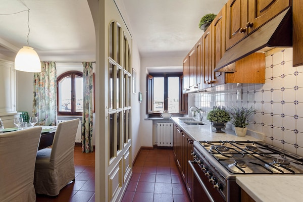 Foto van Appartement in Lucca bij Guinigi Toren - Vakantiehuis in Lucca - Kitchen