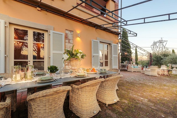 Foto van Villa bij Lucca met privézwembad - Vakantiehuis in Maggiano - TerraceBalcony