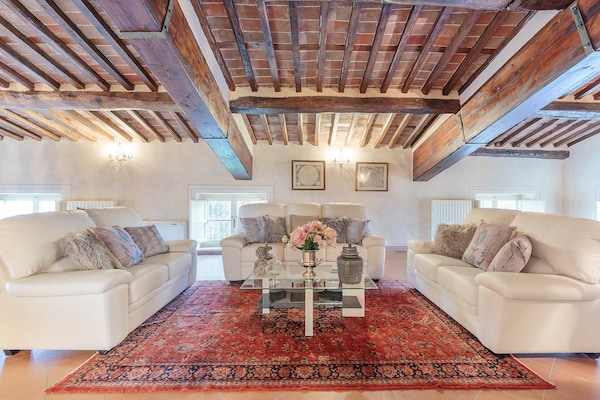 Foto van Villa bij Lucca met privézwembad - Vakantiehuis in Maggiano - LivingRoom