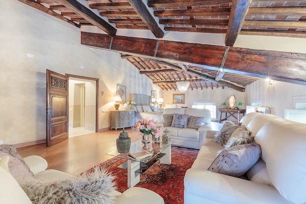 Foto van Villa bij Lucca met privézwembad - Vakantiehuis in Maggiano - LivingRoom