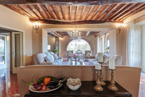 Foto van Villa bij Lucca met privézwembad - Vakantiehuis in Maggiano - LivingRoom