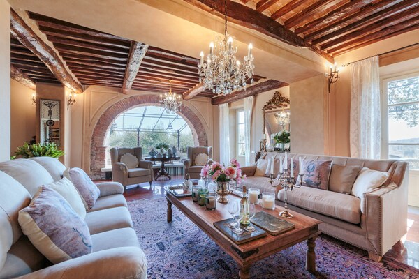 Foto van Villa bij Lucca met privézwembad - Vakantiehuis in Maggiano - LivingRoom