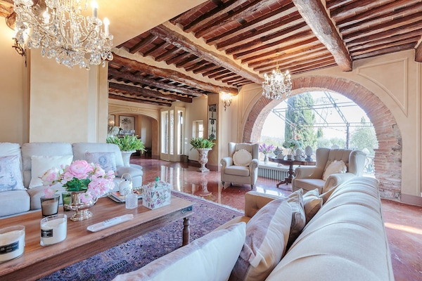Foto van Villa bij Lucca met privézwembad - Vakantiehuis in Maggiano - LivingRoom