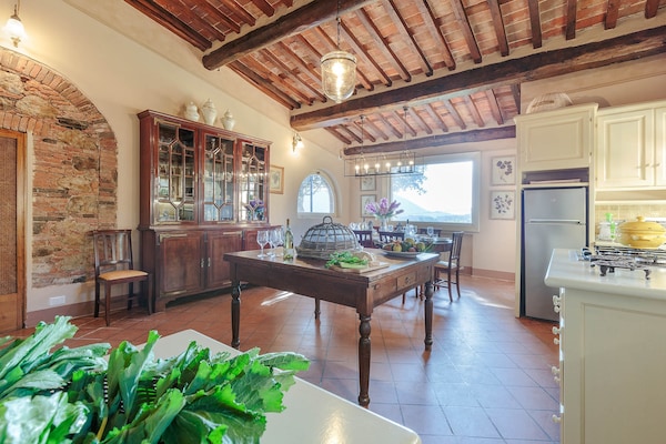 Foto van Villa bij Lucca met privézwembad - Vakantiehuis in Maggiano - DiningRoom