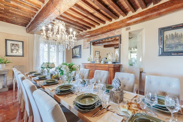 Foto van Villa bij Lucca met privézwembad - Vakantiehuis in Maggiano - DiningRoom