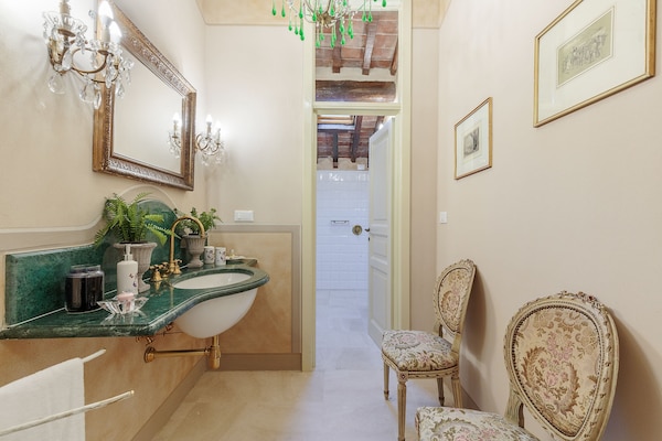 Foto van Villa bij Lucca met privézwembad - Vakantiehuis in Maggiano - BathRoom