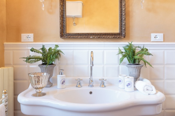 Foto van Villa bij Lucca met privézwembad - Vakantiehuis in Maggiano - BathRoom