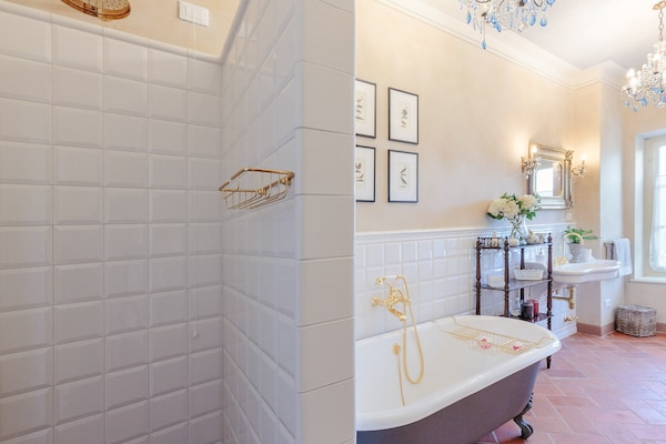 Foto van Villa bij Lucca met privézwembad - Vakantiehuis in Maggiano - BathRoom
