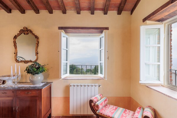 Foto van Villa met zwembad en uitzicht op de wijngaard - Vakantiehuis in Lucca - BedRoom