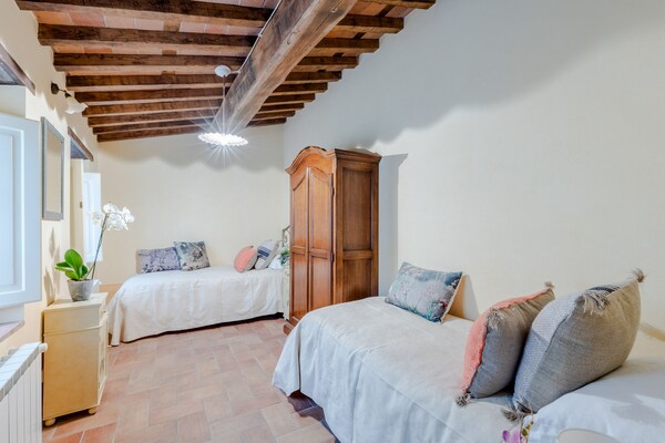 Foto van Villa met zwembad en uitzicht op de wijngaard - Vakantiehuis in Lucca - BedRoom