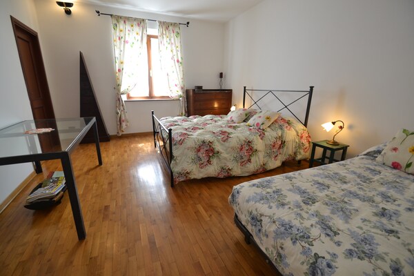 Foto van Villa in Suvereto met zwembad en uitzicht - Vakantiehuis in Suvereto - BedRoom