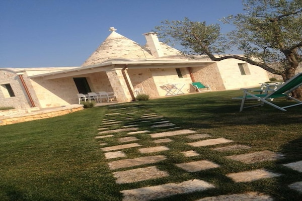 Foto van Trullo in Apulië met Privézwembad - Vakantiehuis in Cisternino - ExteriorSummer