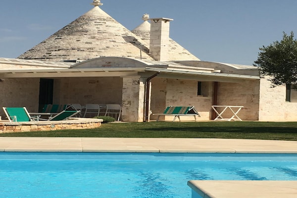 Foto van Trullo in Apulië met Privézwembad - Vakantiehuis in Cisternino - ExteriorSummer