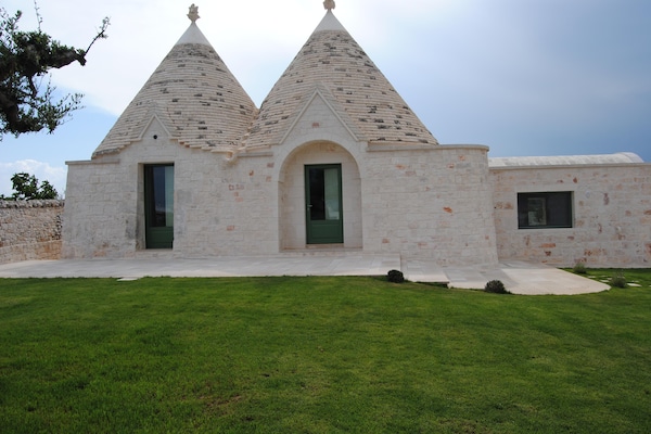 Foto van Trullo in Apulië met Privézwembad - Vakantiehuis in Cisternino - ExteriorSummer
