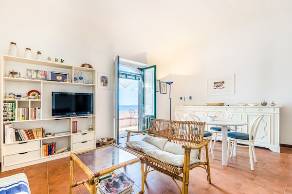 Foto van Vakantiehuis bij Etna Strand Santa Tecla - Vakantiehuis in SANTA TECLA ACIREALE - LivingRoom