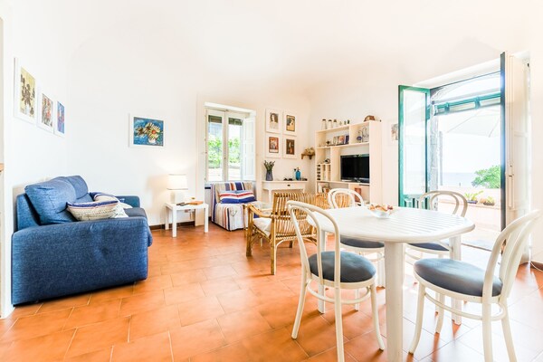 Foto van Vakantiehuis bij Etna Strand Santa Tecla - Vakantiehuis in SANTA TECLA ACIREALE - LivingRoom