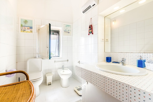 Foto van Vakantiehuis bij Etna Strand Santa Tecla - Vakantiehuis in SANTA TECLA ACIREALE - BathRoom