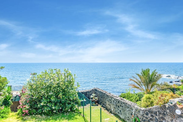 Foto van Vakantiehuis bij Etna Strand Santa Tecla - Vakantiehuis in SANTA TECLA ACIREALE - ViewSummer