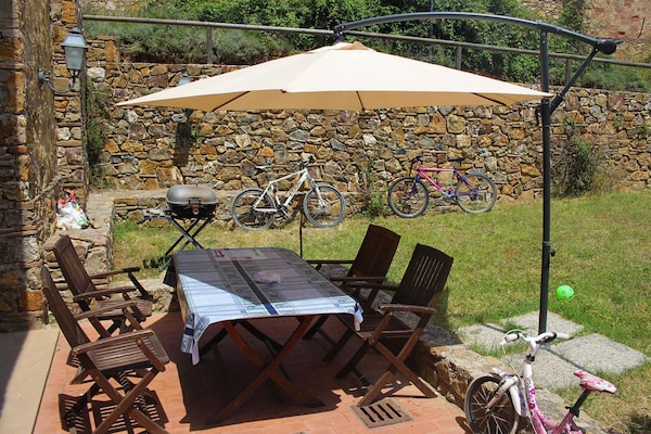 Foto van Antico Borgo Casalappi, appartementen in Campiglia Marittima - TerraceBalcony