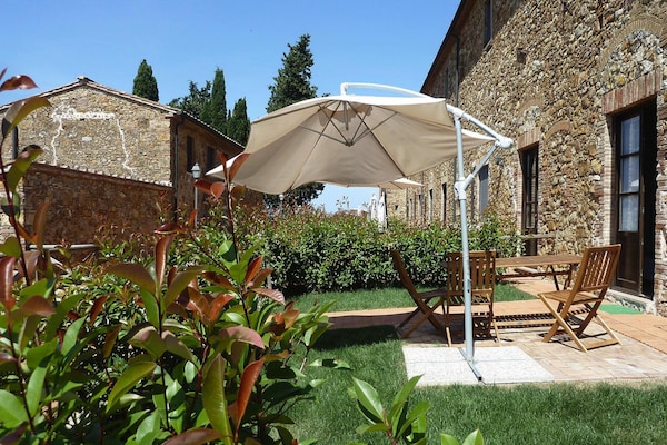 Foto van Antico Borgo Casalappi, appartementen in Campiglia Marittima - TerraceBalcony