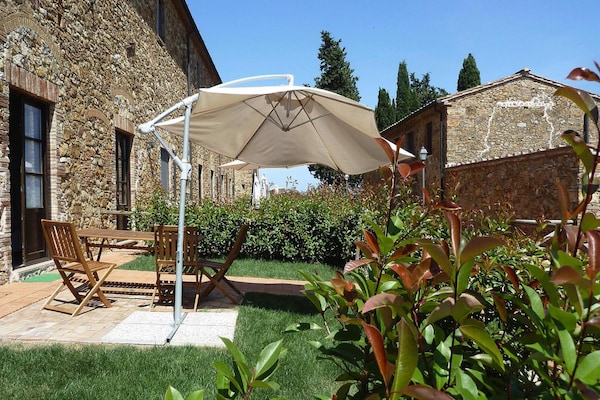 Foto van Antico Borgo Casalappi, appartementen in Campiglia Marittima - TerraceBalcony