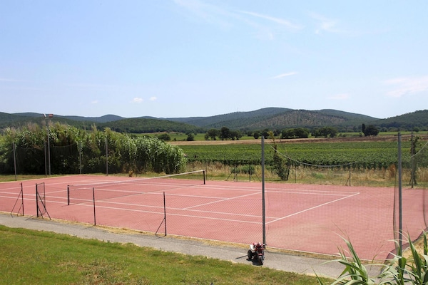 Foto van Antico Borgo Casalappi, appartementen in Campiglia Marittima - ParkFacilities