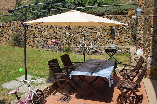 Foto van Antico Borgo Casalappi, appartementen in Campiglia Marittima - TerraceBalcony